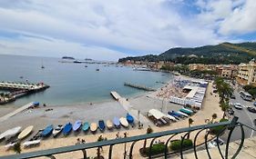Splendida Mansarda Fronte Spiaggia La Boheme By Portofinovacanze